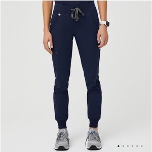 FIGS Zamora jogger scrub pants - navy